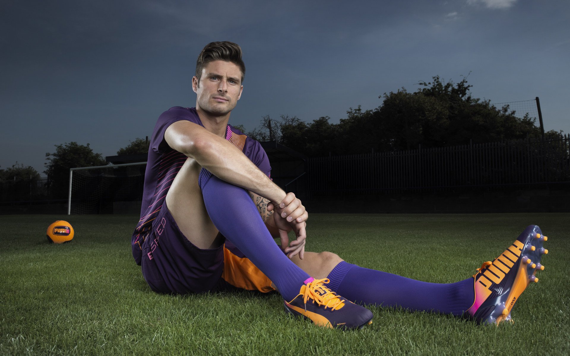 “青少年足球公益赛事在全国范围内热闹开启，普及足球运动”，2021青少年足球比赛报名