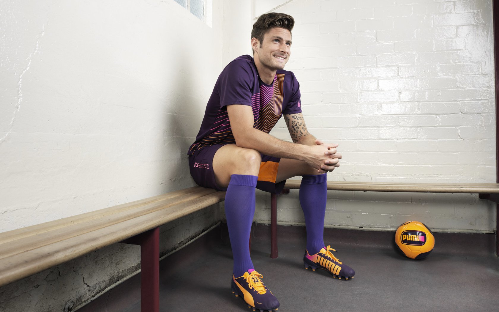 萨拉·埃拉尼和贾斯敏·保利尼在决赛中击败俄罗斯组合